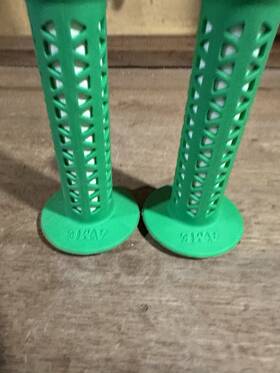 Ame 036544102191 Old School Bmx Reissue Unitron Bicycle Grips - Green Over White Gt Dyno Haro