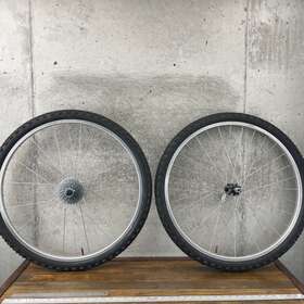Fh-r560 Bontrager Privateer Bcx3 Wheel Set 26 In Usa Shimano Deore Lx System 2 Mtb 32 H