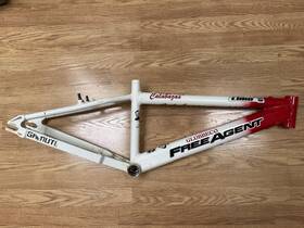 Fa-24 Free Agent Fa24 White And Red Cruiser Bike Frame 22 Inch Top Tube For 24 Wheels