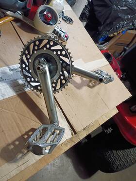 Gt Bicycles Pdmx15 Race Series 90s Crank Set With 9/16 Shimano Pedals And Spindle. Survivor