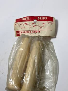 Hancock - Gross 0402p Nos Vintage Bicycle Handlebar White Grips Fits 3/4 Inch Diameter 4 5/8 L