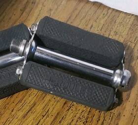 Hercules 226361166991 Vintage Pedals 9/16 Inch Mens Bicycle Block Pedal Set Antique Bike