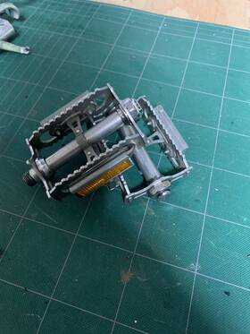 460d Lyotard Vintage Pedals. Steel Body Aluminum Alloy Cages 14x1.25mm