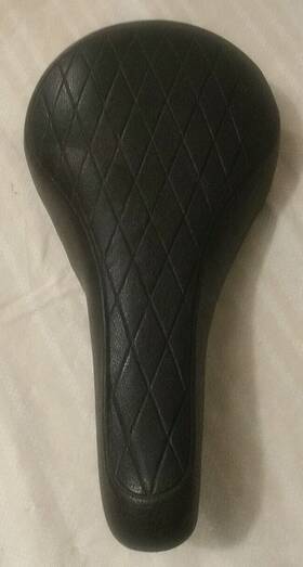 27-46b Persons Vintage Usa Old School Bmx Seat Black Diamond Pattern
