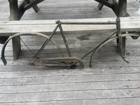 F68201 Schwinn Vintage 1952 New World Frame/fork/fenders Green Serial #f68201. Nj