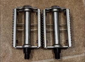 Schwinn Lu-316 Wellgo Rat Trap 1/2 Pedals Silver Nice Mongoose Diamondback Bmx