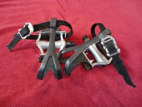 Vp-386 Vp K20449 Alloy Road Pedals With Clips And Straps