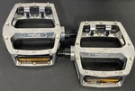 Wellgo LU-313 Platform Pedals, 9/16" Silver. Fixed Price $29.99.