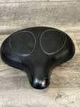 Schwinn Viscount 7148 Bike Seat Bicycle Wide Black With Mounting Bracket Euc. Fixed Price $24.95.