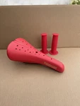 Viscount Dominator Bmx Bicycle Seat + Grips Old School Hard Shell Saddle Gt Red. Fixed Price $38.50.