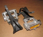 Components VP-389 9/16" Platform Pedals With Large Toe Clips. Fixed Price $9.99.