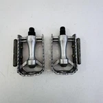 Vintage Sakae RR-4002 Platform Bike Pedals Pair 9/16 Silver Reflectors A81. Fixed Price $23.99.
