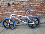 New Old Stock 2018 Haro Freestyler Mike Dominguez Bmx Bike Limited Re-issue. Fixed Price $2474.99.